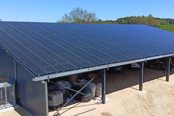 Exploitation agricole dans les Combrailles - Electrons libres 1