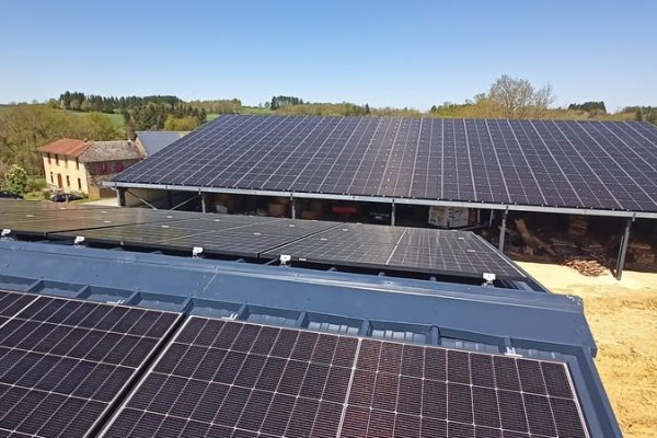Exploitation agricole dans les Combrailles - Electrons libres 3