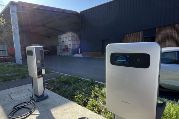 Borne de recharge à la ferme des Volcans