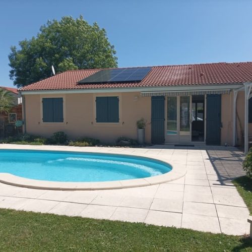 Alimenter une piscine en électricité grâce à l’énergie solaire